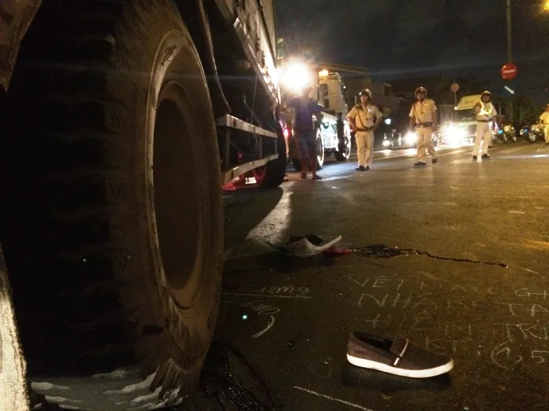 Tài xế xe tải bị đuổi đánh sau khi cán chết người ảnh 3 Tài xế xe tải bị đuổi đánh sau khi cán chết người ảnh 3